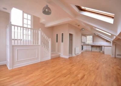 SPACIOUS LOFT FULL OF LIGHT…